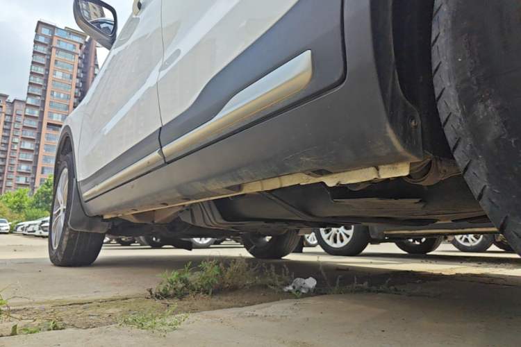 Used Geely Auto Emgrand X7 Sport 2018 2.0L Manual Two-Wheel Drive Zhiya Version Left Side Sill