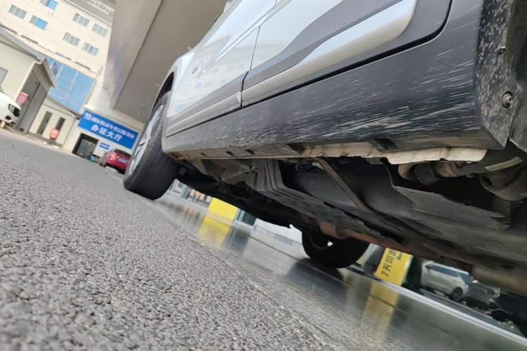 Used Geely Auto Emgrand X7 Sport 2018 1.8TD Automatic Two-Wheel Drive Zhiya Model Left Side Sill