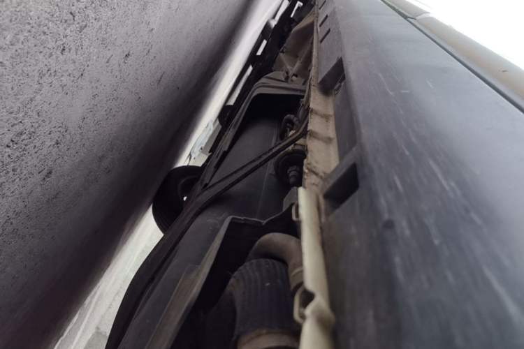 Used Geely Auto Emgrand X7 Sport 2018 1.8TD Automatic Two-Wheel Drive Zhiya Model Left Side Sill