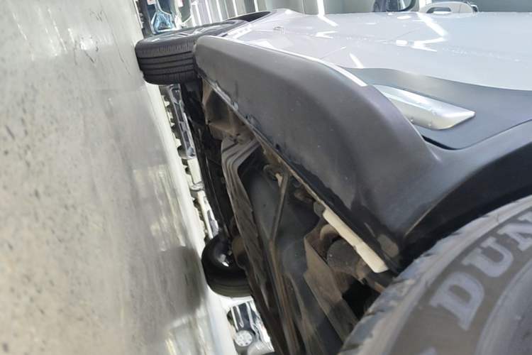 Used Geely Auto Emgrand X7 Sport 2018 1.8TD Automatic Two-Wheel Drive Smart Connect 4G Internet Edition Left Side Sill