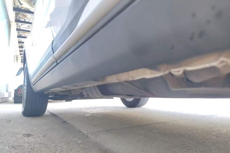 Used Geely Auto Emgrand X7 Sport 2018 1.8TD Automatic Two-Wheel Drive Smart Connect 4G Internet Edition Left Side Sill