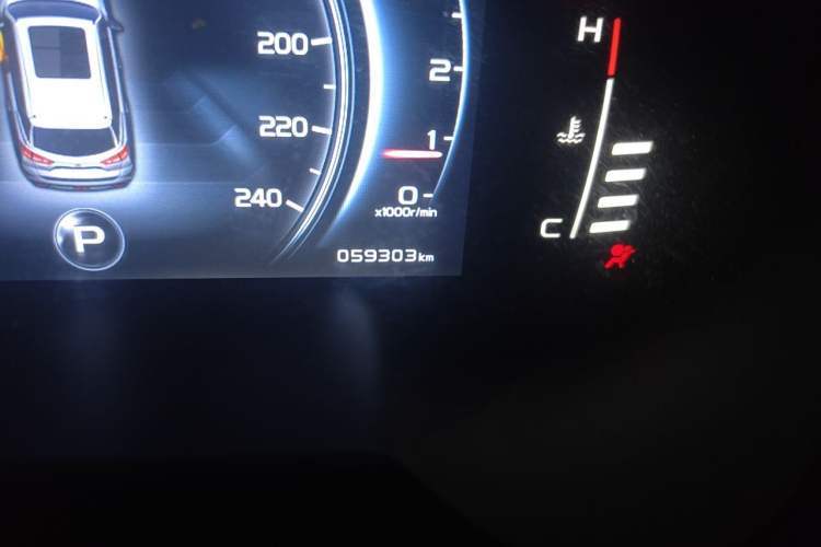Used Geely Auto Emgrand X7 Sport 2018 1.8TD Automatic Two-Wheel Drive ZhiZun Model with 4G Connectivity Odometer Close Up