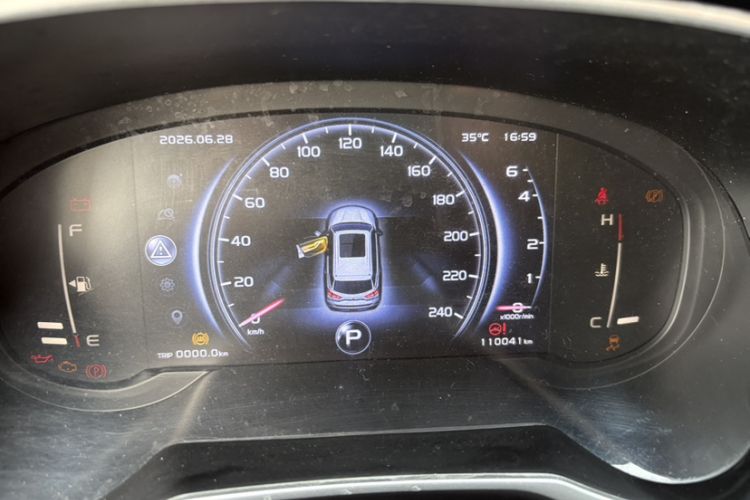 Used Geely Auto Emgrand X7 Sport 2018 1.8TD Automatic Two-Wheel Drive Smart Connect 4G Internet Edition Odometer Close Up