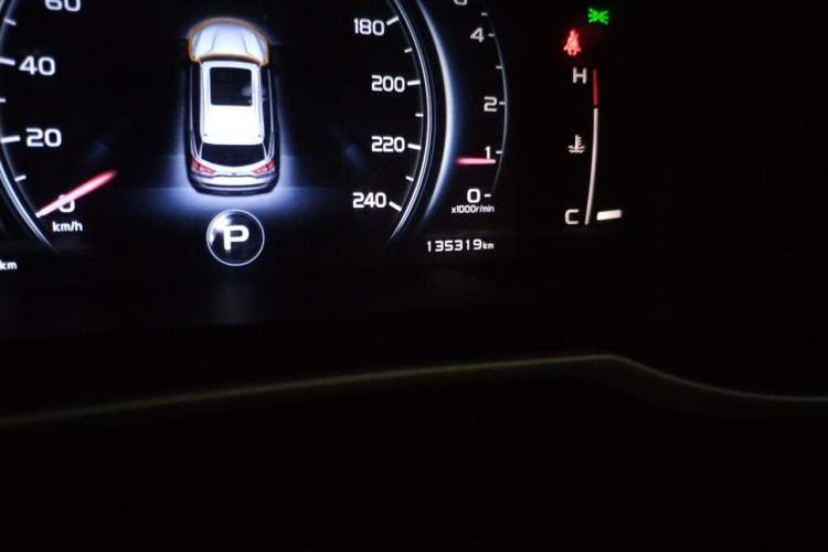 Used Geely Auto Emgrand X7 Sport 2018 1.8TD Automatic Two-Wheel Drive Smart 4G Connected Version Odometer Close Up