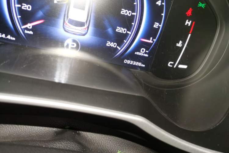 Used Geely Auto Emgrand X7 Sport 2018 Revised Version 1.8TD Automatic Two-Wheel Drive Smart 4G Connectivity Edition Odometer Close Up
