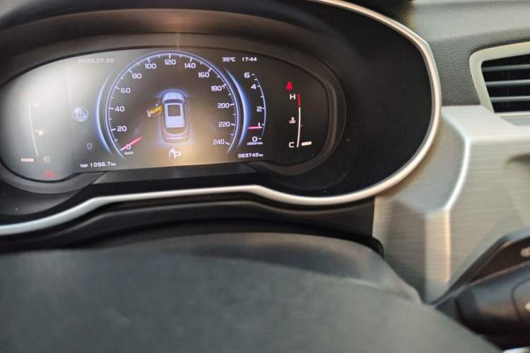 Used Geely Auto Emgrand X7 Sport 2018 1.8TD Automatic Two-Wheel Drive Smart 4G Connected Version Odometer Close Up