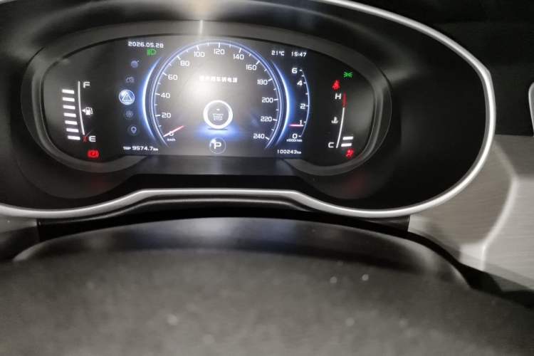 Used Geely Auto Emgrand X7 Sport 2018 1.8TD Automatic Two-Wheel Drive Smart Connect 4G Internet Edition Odometer Close Up