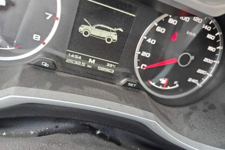 Used Geely Auto Emgrand X7 Sport 2018 2.0L Manual Two-Wheel Drive Zhiya Version Odometer Close Up