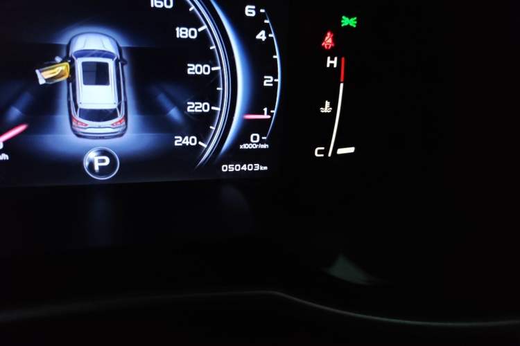 Used Geely Auto Emgrand X7 Sport 2018 Revised Version 1.8TD Automatic Two-Wheel Drive Smart Connectivity 4G-Enabled Edition Odometer Close Up