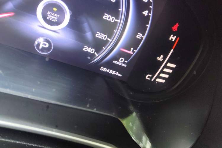 Used Geely Auto Emgrand X7 Sport 2018 Revised Version 1.8TD Automatic Two-Wheel Drive Smart Connectivity 4G-Enabled Edition Odometer Close Up