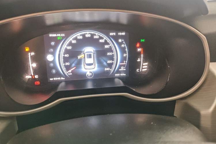 Used Geely Auto Emgrand X7 Sport 2018 1.8TD Automatic Two-Wheel Drive Smart Connect 4G Internet Edition Odometer Close Up