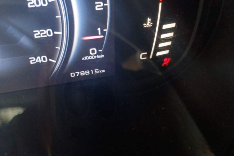 Used Geely Auto Emgrand X7 Sport 2018 1.8TD Automatic Two-Wheel Drive Smart Connect 4G Internet Edition Odometer Close Up