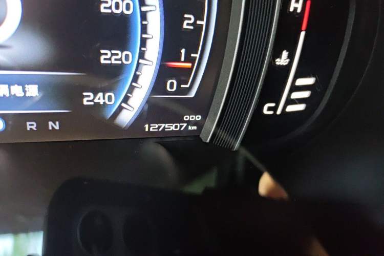 Used Geely Auto Emgrand X7 Sport 2018 1.8TD Automatic Two-Wheel Drive Smart 4G Connected Version Odometer Close Up