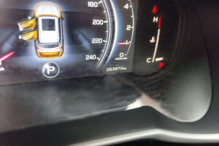 Used Geely Auto Emgrand X7 Sport 2018 1.8TD Automatic Two-Wheel Drive Smart Connect 4G Internet Edition Odometer Close Up