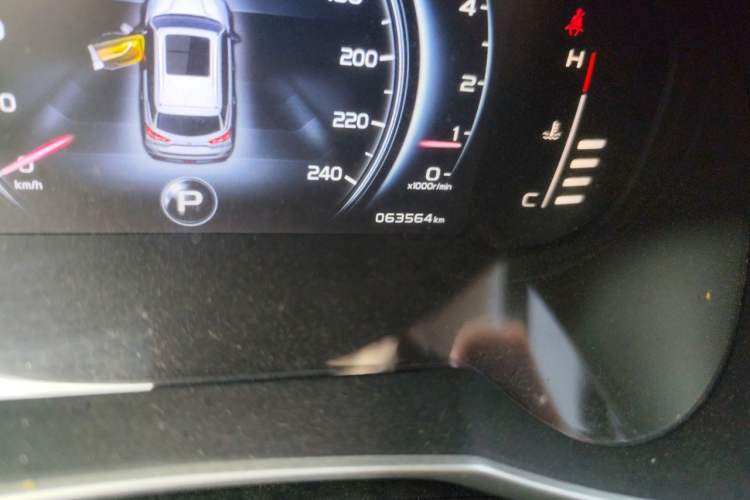 Used Geely Auto Emgrand X7 Sport 2018 1.8TD Automatic Two-Wheel Drive Smart Connect 4G Internet Edition Odometer Close Up