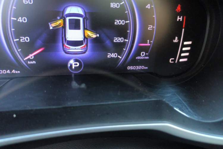 Used Geely Auto Emgrand X7 Sport 2018 1.8TD Automatic Two-Wheel Drive Smart Connect 4G Internet Edition Odometer Close Up
