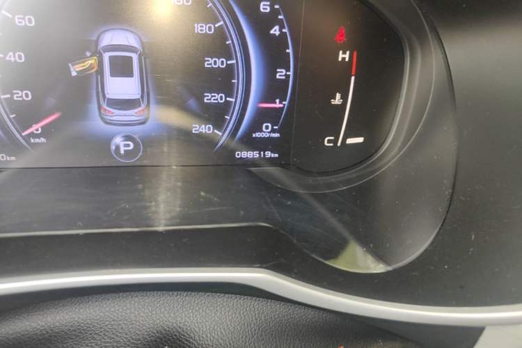 Used Geely Auto Emgrand X7 Sport 2018 1.8TD Automatic Two-Wheel Drive Smart Connect 4G Internet Edition Odometer Close Up