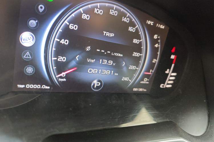 Used Geely Auto Emgrand X7 Sport 2018 1.8TD Automatic Two-Wheel Drive Smart Connect 4G Internet Edition Odometer Close Up