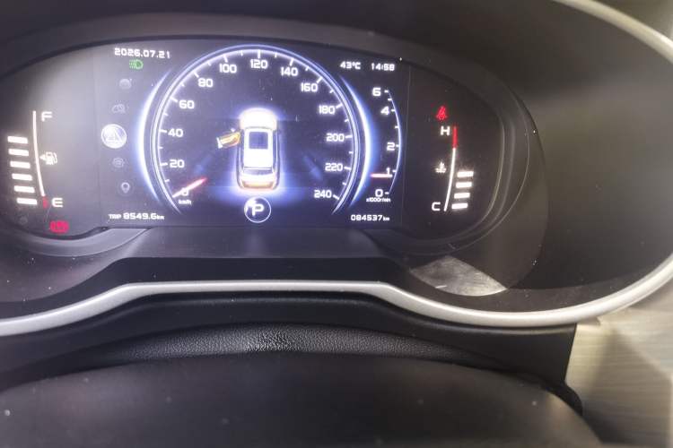 Used Geely Auto Emgrand X7 Sport 2018 1.8TD Automatic Two-Wheel Drive ZhiZun Model with 4G Connectivity Odometer Close Up