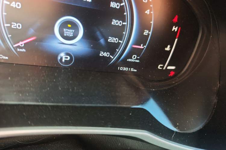 Used Geely Auto Emgrand X7 Sport 2018 1.8TD Automatic Two-Wheel Drive Smart Connect 4G Internet Edition Odometer Close Up