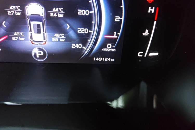 Used Geely Auto Emgrand X7 Sport 2018 1.8TD Automatic Two-Wheel Drive ZhiZun Model with 4G Connectivity Odometer Close Up