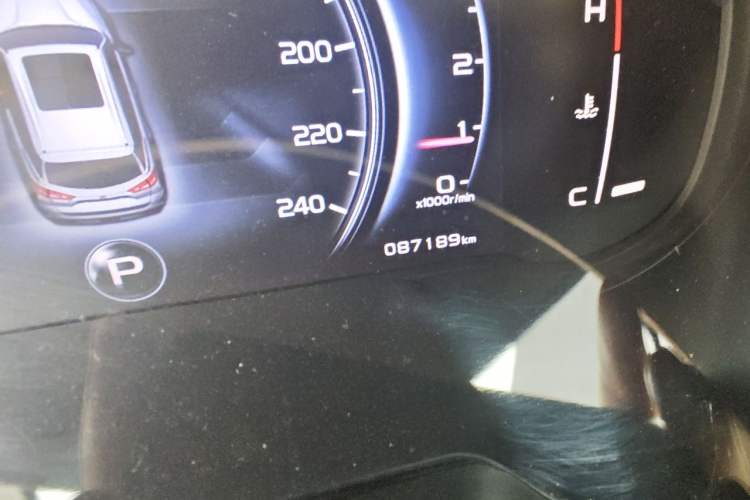 Used Geely Auto Emgrand X7 Sport 2018 1.8TD Automatic Two-Wheel Drive Smart Connect 4G Internet Edition Odometer Close Up