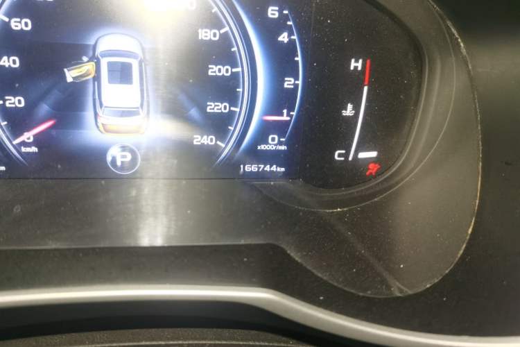 Used Geely Auto Emgrand X7 Sport 2018 1.8TD Automatic Two-Wheel Drive Smart Connect 4G Internet Edition Odometer Close Up
