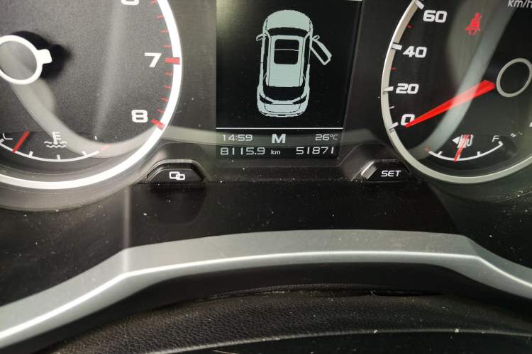 Used Geely Auto Emgrand X7 Sport 2018 1.8TD Manual Two-Wheel Drive Zhiya Model Odometer Close Up