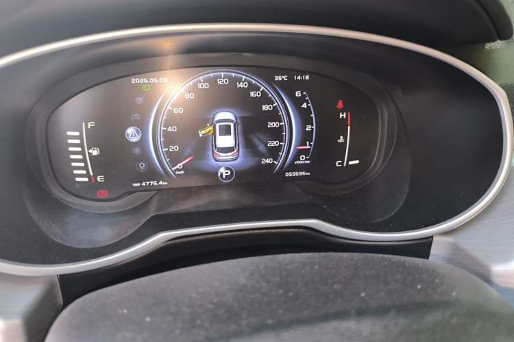 Used Geely Auto Emgrand X7 Sport 2018 1.8TD Automatic Two-Wheel Drive Smart Connect 4G Internet Edition Odometer Close Up
