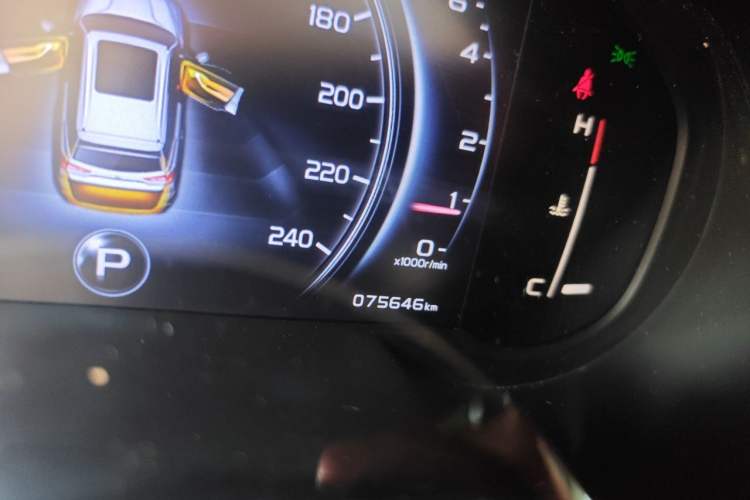 Used Geely Auto Emgrand X7 Sport 2018 1.8TD Automatic Two-Wheel Drive Smart Connect 4G Internet Edition Odometer Close Up