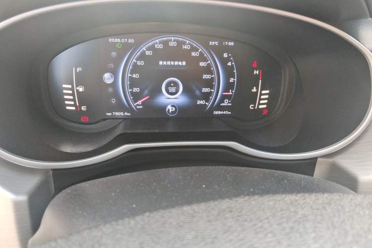 Used Geely Auto Emgrand X7 Sport 2018 1.8TD Automatic Two-Wheel Drive Smart Connect 4G Internet Edition Odometer Close Up