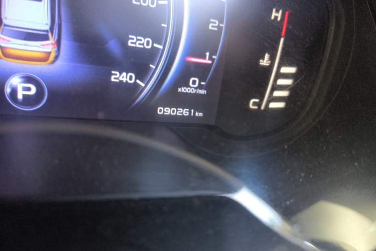Used Geely Auto Emgrand X7 Sport 2018 Revised Version 1.8TD Automatic Two-Wheel Drive Smart Connectivity 4G-Enabled Edition Odometer Close Up