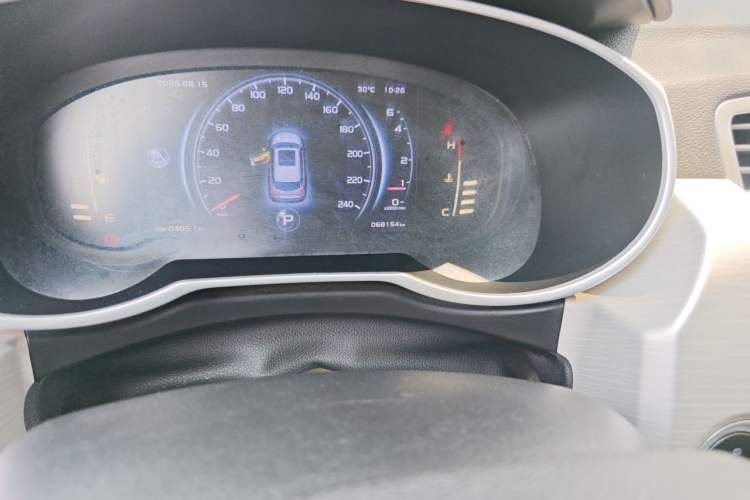 Used Geely Auto Emgrand X7 Sport 2018 1.8TD Automatic Two-Wheel Drive Smart Connect 4G Internet Edition Odometer Close Up
