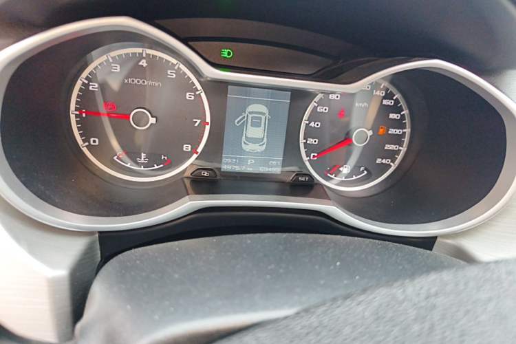 Used Geely Auto Emgrand X7 Sport 2018 1.8TD Automatic Two-Wheel Drive Zhiya Model Odometer Close Up