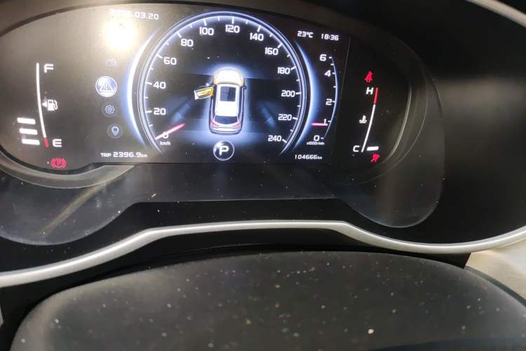 Used Geely Auto Emgrand X7 Sport 2018 1.8TD Automatic Two-Wheel Drive Smart Connect 4G Internet Edition Odometer Close Up