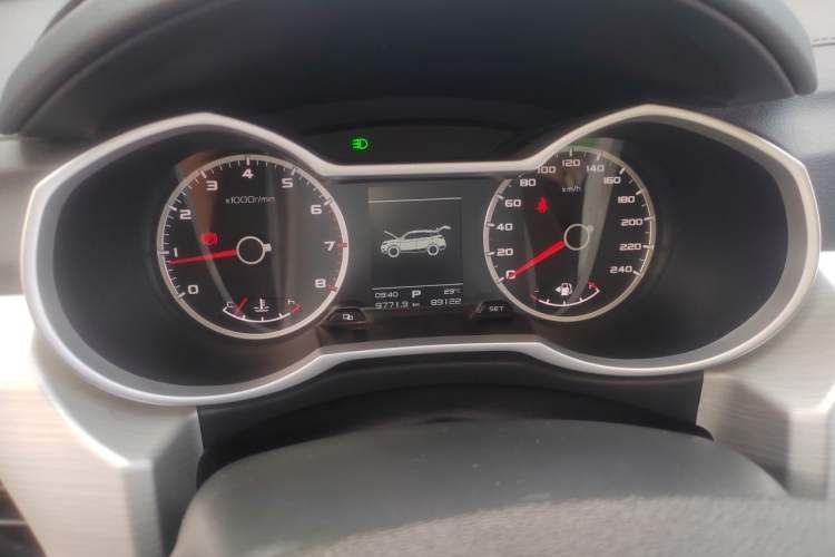 Used Geely Auto Emgrand X7 Sport 2018 1.8TD Automatic Two-Wheel Drive Zhiya Model Odometer Close Up