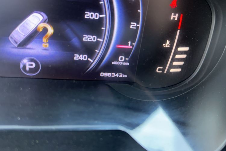 Used Geely Auto Emgrand X7 Sport 2018 1.8TD Automatic Two-Wheel Drive Smart Connect 4G Internet Edition Odometer Close Up