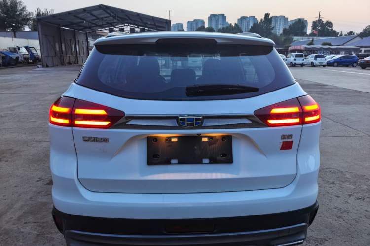 Used Geely Auto Emgrand X7 Sport 2018 1.8TD Automatic Two-Wheel Drive ZhiZun Model with 4G Connectivity Rear