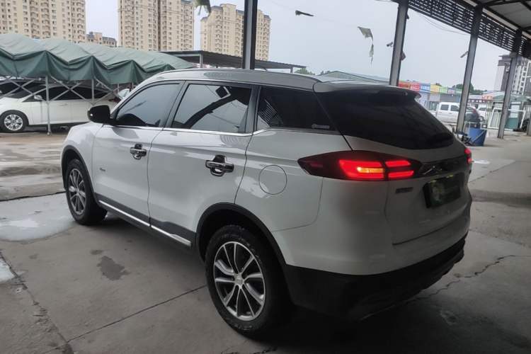 Used Geely Auto Emgrand X7 Sport 2018 1.8TD Automatic Two-Wheel Drive Smart Connect 4G Internet Edition Rear Left 45 Deg