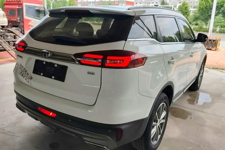 Used Geely Auto Emgrand X7 Sport 2018 1.8TD Automatic Two-Wheel Drive Zhiya Model Rear Right 45 Deg
