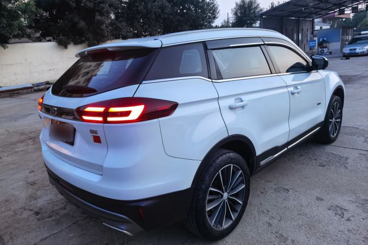 Used Geely Auto Emgrand X7 Sport 2018 1.8TD Automatic Two-Wheel Drive ZhiZun Model with 4G Connectivity Rear Right 45 Deg