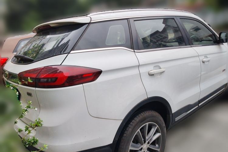 Used Geely Auto Emgrand X7 Sport 2018 1.8TD Automatic Two-Wheel Drive Smart Connect 4G Internet Edition Rear Right 45 Deg