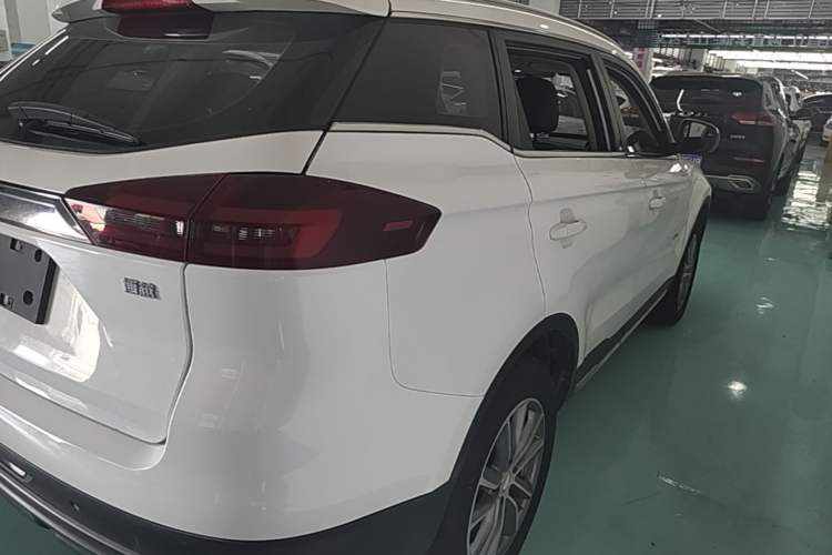 Used Geely Auto Emgrand X7 Sport 2018 1.8TD Automatic Two-Wheel Drive Smart Connect 4G Internet Edition Rear Right 45 Deg