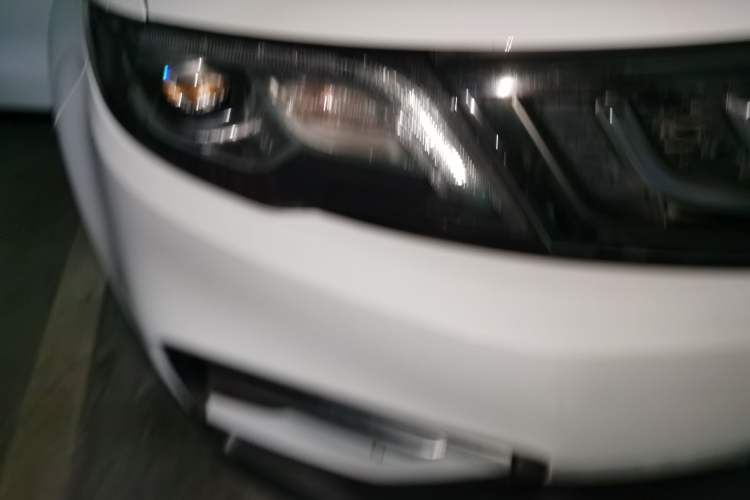 Used Geely Auto Emgrand X7 Sport 2018 Revised Version 1.8TD Automatic Two-Wheel Drive Smart 4G Connectivity Edition Right Front Headlight