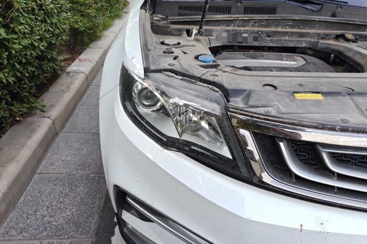 Used Geely Auto Emgrand X7 Sport 2018 2.0L Manual Two-Wheel Drive Zhiya Version Right Front Headlight