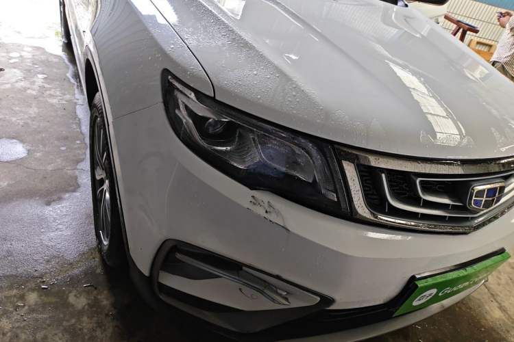 Used Geely Auto Emgrand X7 Sport 2018 1.8TD Automatic Two-Wheel Drive Smart Connect 4G Internet Edition Right Front Headlight