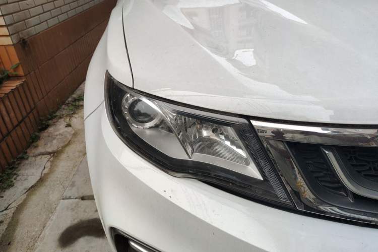 Used Geely Auto Emgrand X7 Sport 2018 1.8TD Manual Two-Wheel Drive Zhiya Model Right Front Headlight