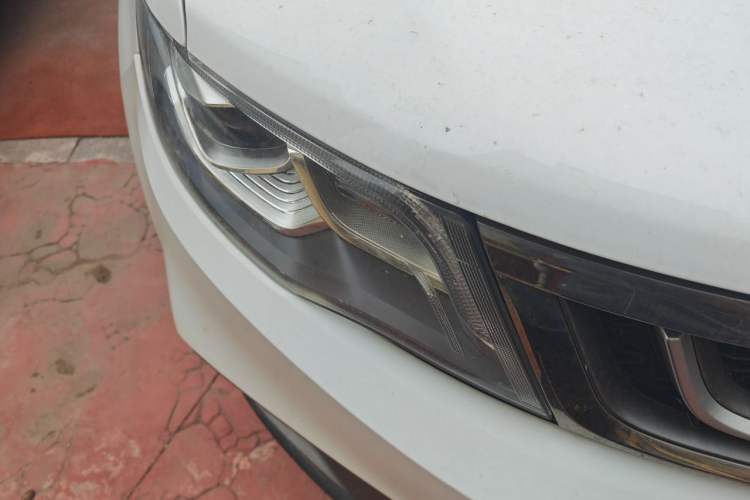 Used Geely Auto Emgrand X7 Sport 2018 1.8TD Automatic Two-Wheel Drive Smart Connect 4G Internet Edition Right Front Headlight