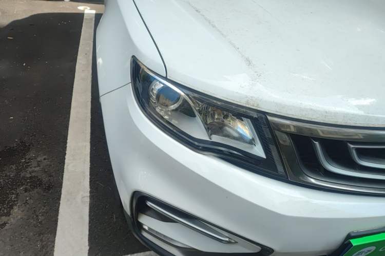 Used Geely Auto Emgrand X7 Sport 2018 1.8TD Automatic Two-Wheel Drive Zhiya Model Right Front Headlight