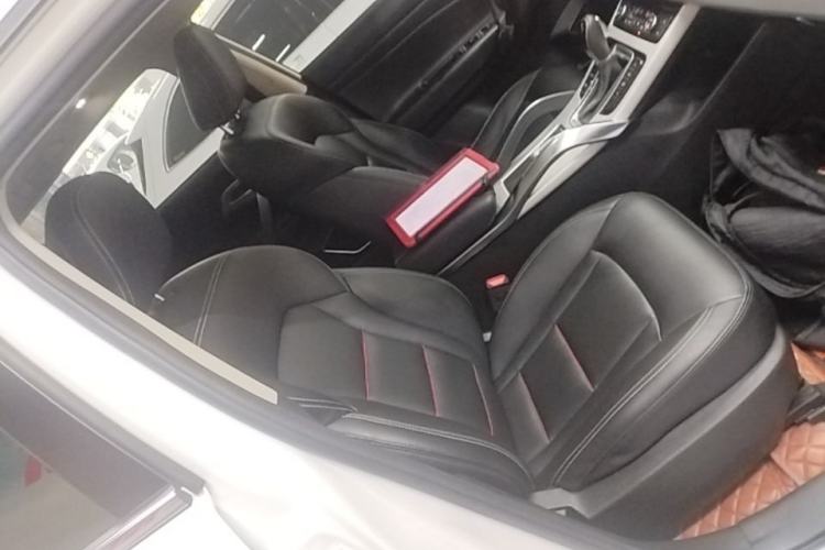 Used Geely Auto Emgrand X7 Sport 2018 1.8TD Automatic Two-Wheel Drive Smart Connect 4G Internet Edition Right Front Seat